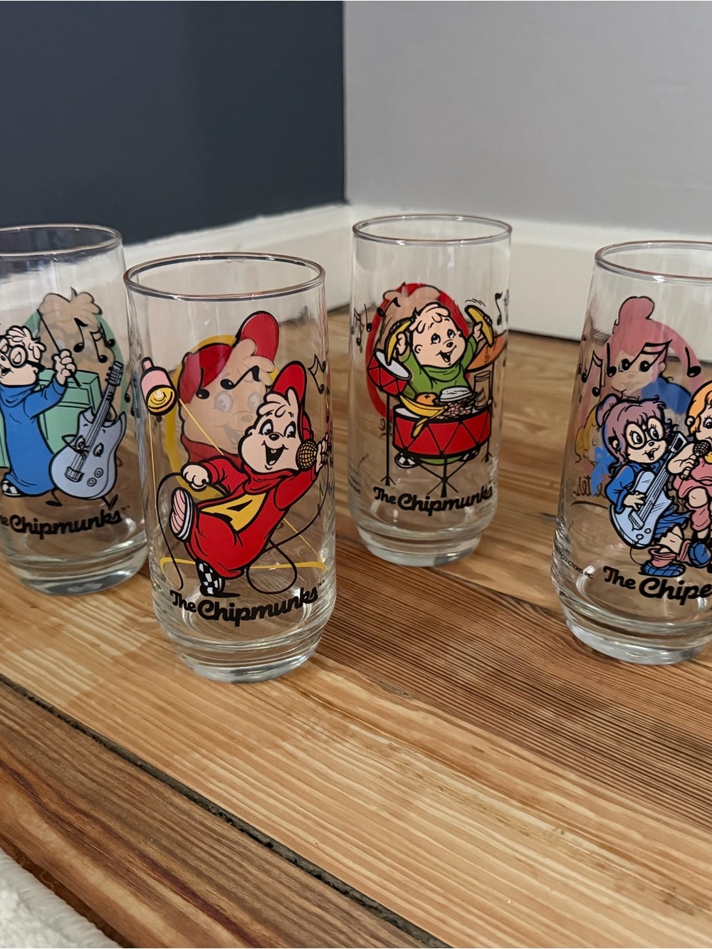 Complete Set of 4 Alvin and the Chipmunks Glasses - Hardees 1985 - Picture 2 of 3